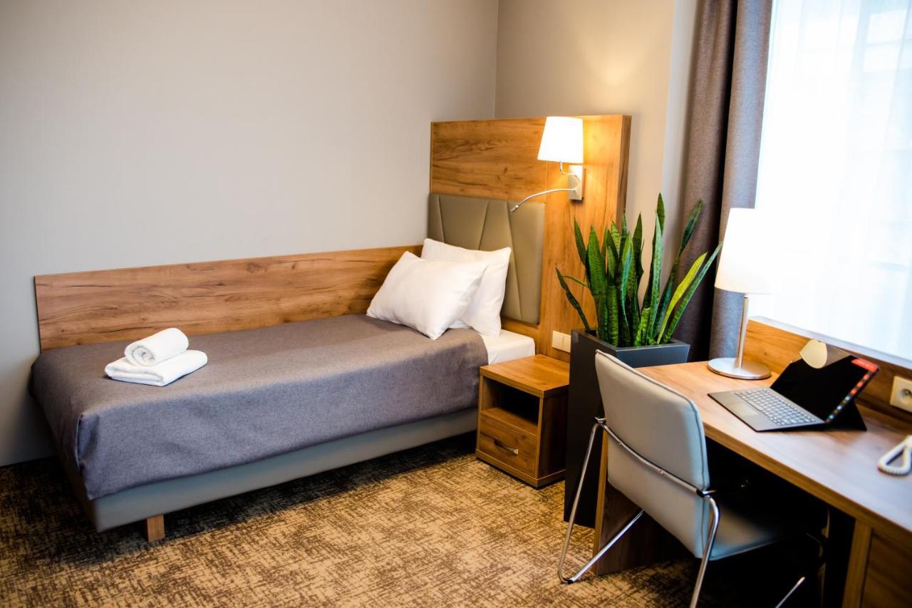 Apart Hotel 12 Жешув Экстерьер фото