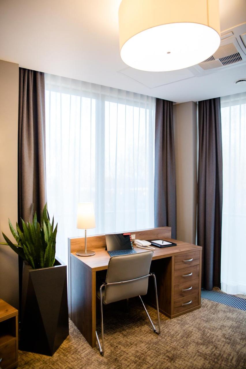 Apart Hotel 12 Жешув Экстерьер фото
