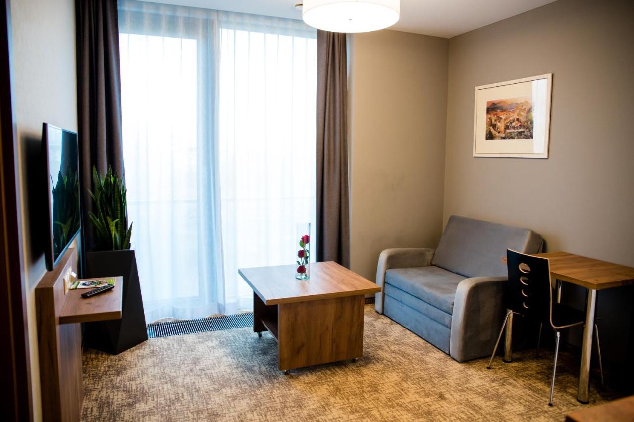 Apart Hotel 12 Жешув Экстерьер фото