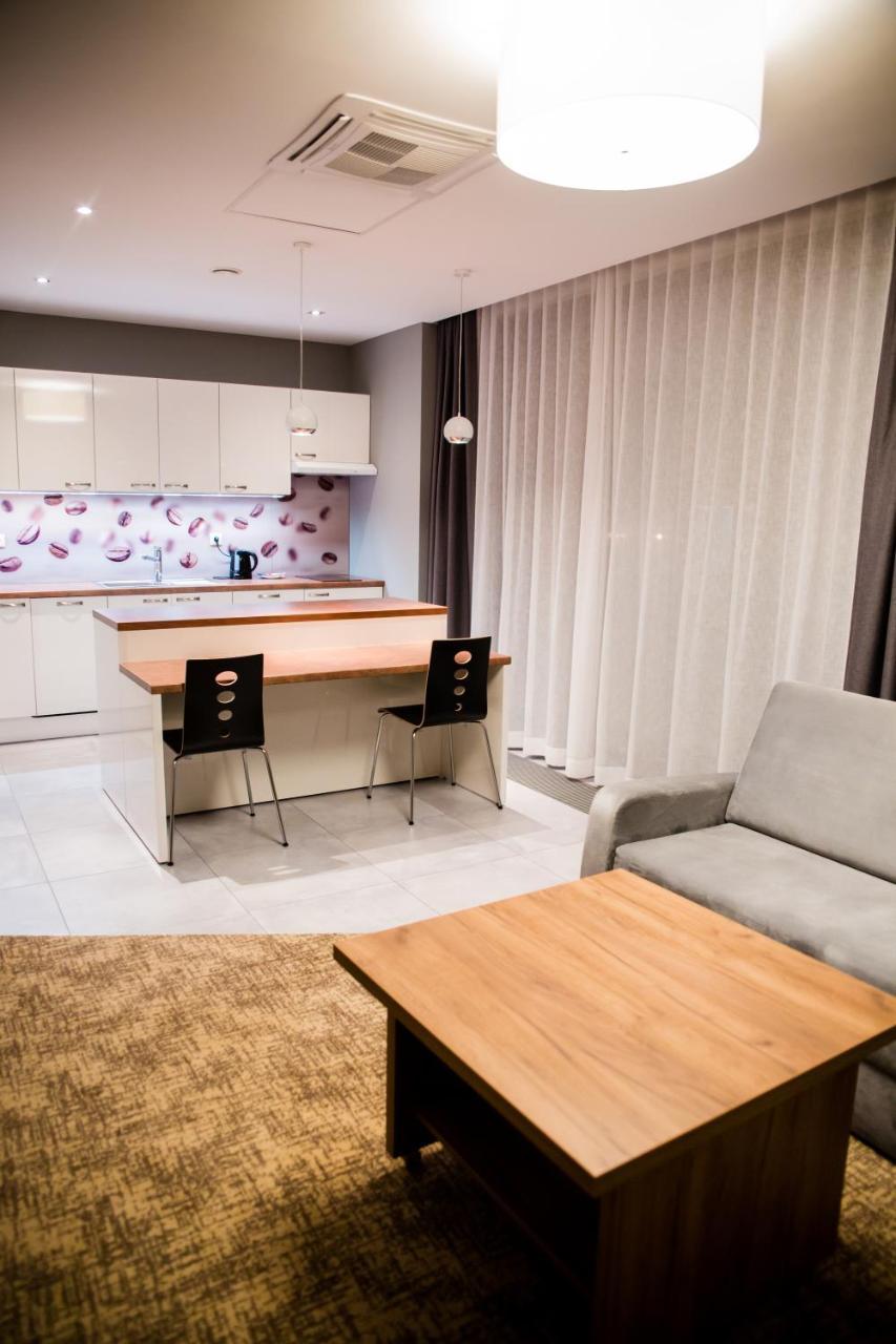 Apart Hotel 12 Жешув Экстерьер фото
