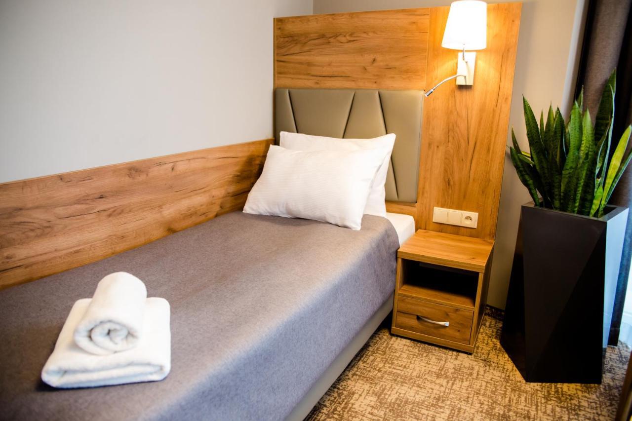 Apart Hotel 12 Жешув Экстерьер фото