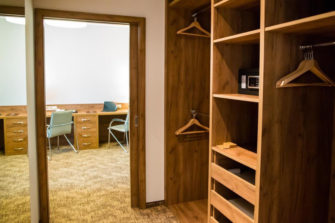 Apart Hotel 12 Жешув Экстерьер фото