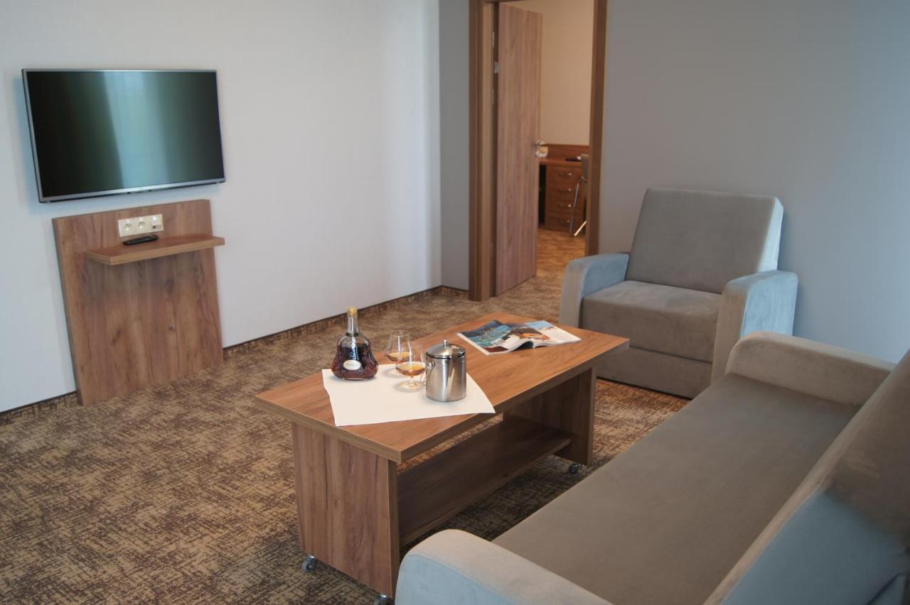 Apart Hotel 12 Жешув Экстерьер фото